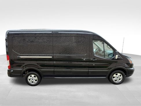 Used 2018 Ford Transit 250 148 Medium Roof RWD image 4