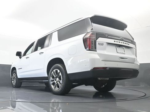 Used 2025 Chevrolet Suburban LT image 69