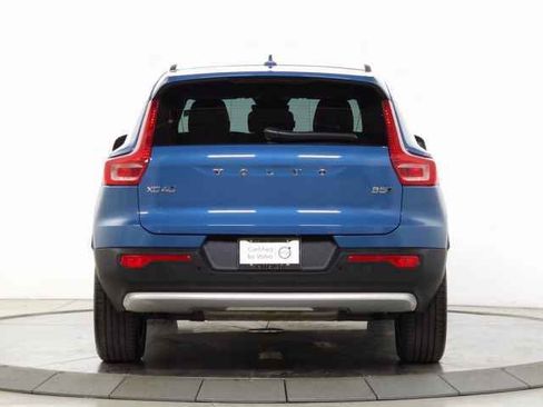 Certified 2025 Volvo XC40 B5 Plus image 8