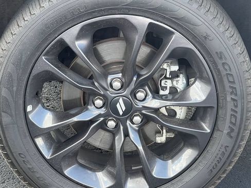 Used 2025 Dodge Durango R/T w/ Blacktop Package AWD/4WD image 9
