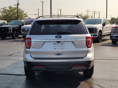 Used 2019 Ford Explorer XLT w/ Equipment Group 201A FWD image 5
