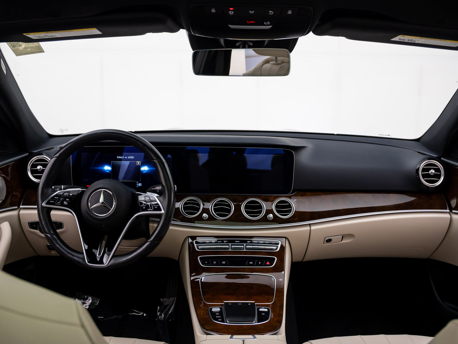 Used 2023 Mercedes-Benz E 350 4MATIC Sedan image 10