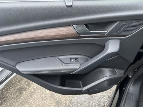 Certified 2025 Audi Q5 2.0T Premium Plus w/ Premium Plus Package image 36