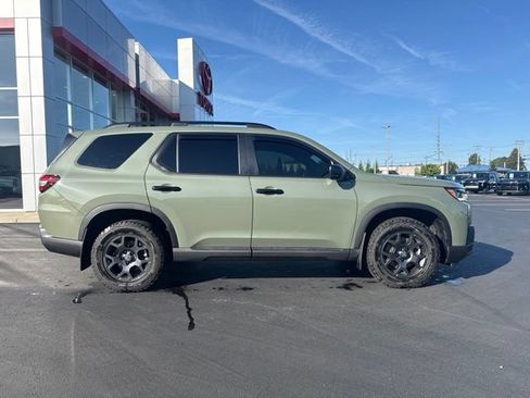 Used 2026 Honda Pilot TrailSport image 8