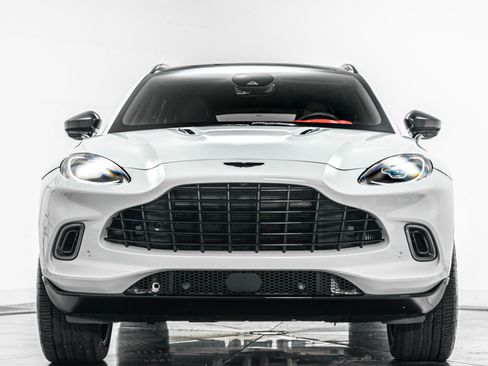 Used 2021 Aston Martin DBX AWD/4WD image 4