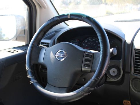 Used 2007 Nissan Titan SE image 11