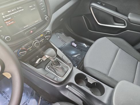 Used 2024 Kia Soul LX w/ Option Group 015 image 27