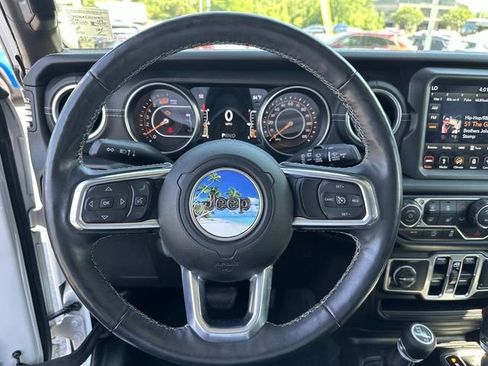 Used 2018 Jeep Wrangler Unlimited Sahara AWD/4WD image 29