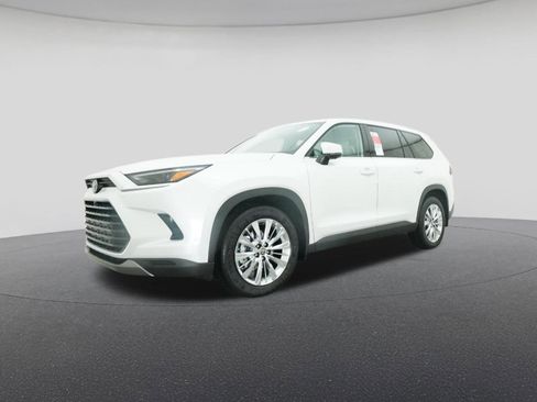New 2026 Toyota Grand Highlander Platinum image 17