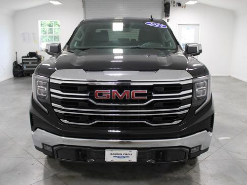 Used 2024 GMC Sierra 1500 SLT AWD/4WD image 3