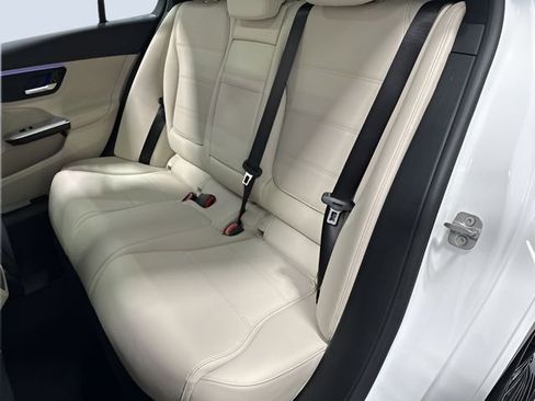 Used 2025 Mercedes-Benz C 300 4MATIC Sedan image 30