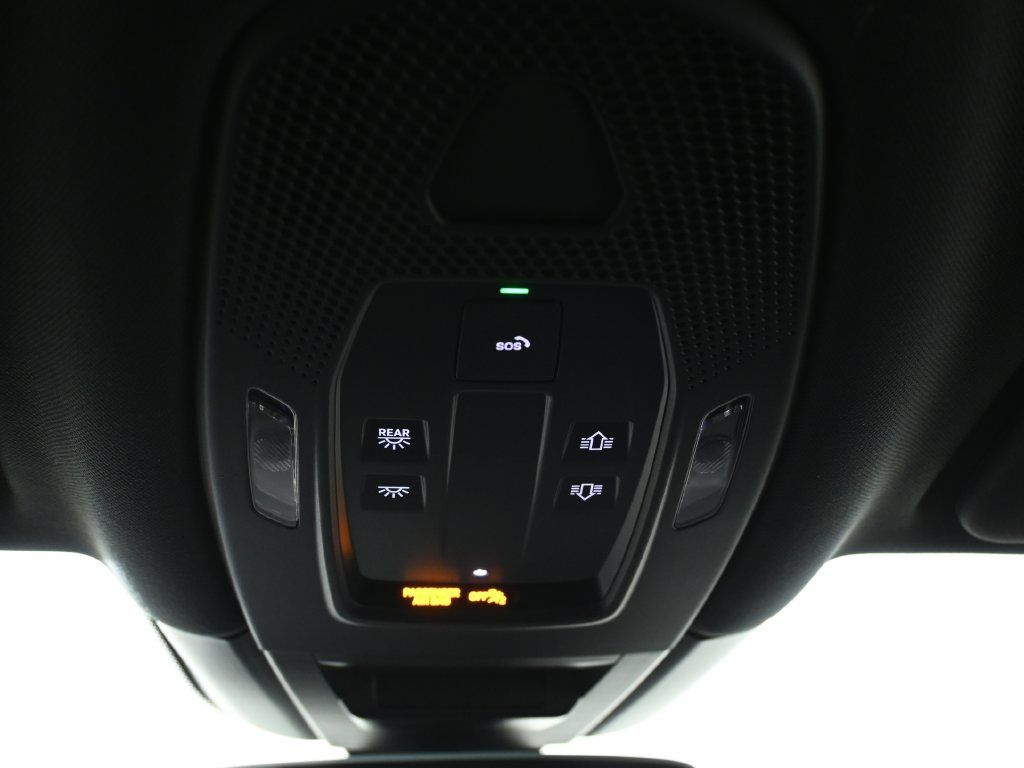 Used 2026 Porsche Cayenne Coupe AWD/4WD image 21