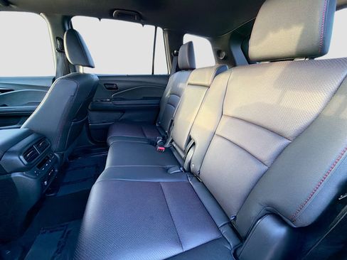 Used 2025 Honda Passport Black Edition image 20