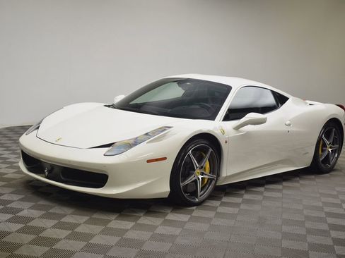 Used 2014 Ferrari 458 Italia Coupe image 2