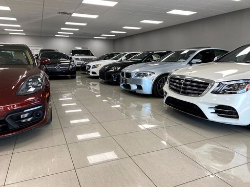 Used 2013 Mercedes-Benz E 63 AMG E63 AMG Sedan w/ AMG Performance Pkg image 48