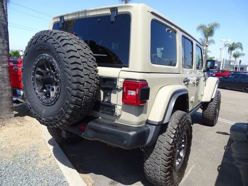 Used 2022 Jeep Wrangler Unlimited Rubicon w/ Xtreme Recon 35" Tire Package AWD/4WD image 4