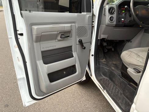 Used 2012 Ford E-150 and Econoline 150 RWD image 17
