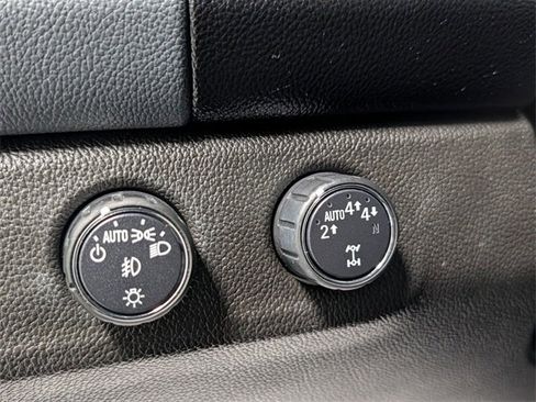 Used 2021 Chevrolet Colorado Z71 w/ Z71 Midnight Edition image 14