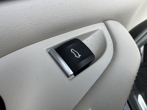 Used 2020 BMW X5 M50i w/ Executive Package image 11