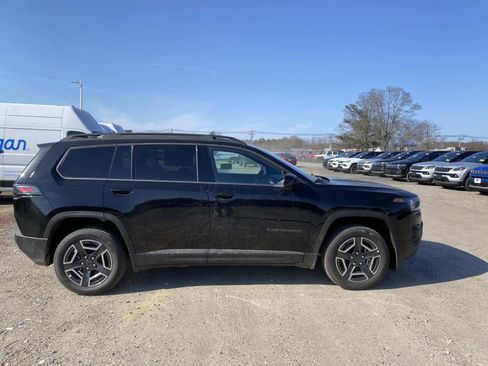 New 2026 Jeep Cherokee Laredo image 2