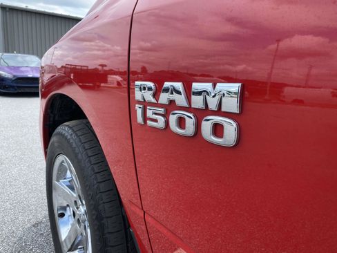 Used 2018 RAM 1500 Express w/ Express Value Package AWD/4WD image 11