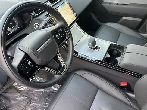Used 2025 Land Rover Range Rover Velar S image 5