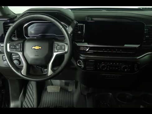 Used 2024 Chevrolet Silverado 2500 LT image 17