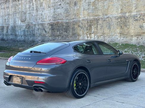 Used 2014 Porsche Panamera S image 4
