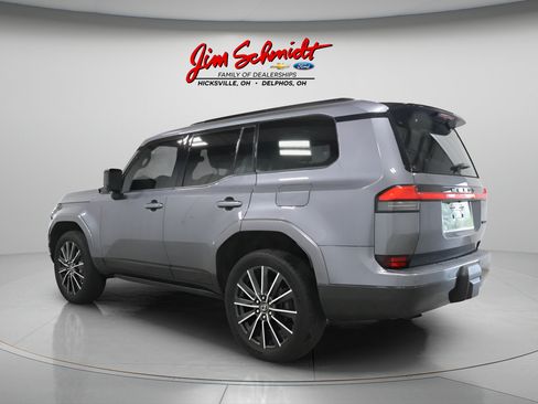 Used 2025 Lexus GX 550 w/ Accessory Package (2T) AWD/4WD image 4