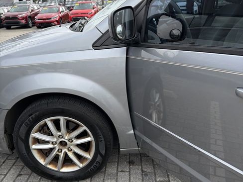 Used 2013 Dodge Grand Caravan SXT image 14