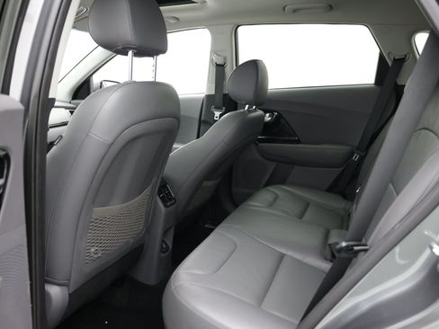 Used 2018 Kia Niro EX w/ EX Premium Package FWD image 28