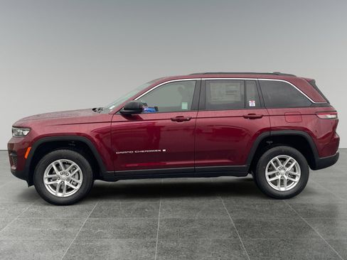 New 2026 Jeep Grand Cherokee Laredo X RWD image 2