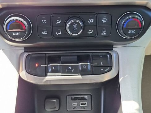 Used 2021 GMC Acadia Denali w/ Denali Technology Package AWD/4WD image 22