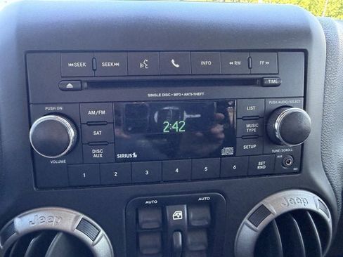Used 2017 Jeep Wrangler Unlimited Sport AWD/4WD image 19