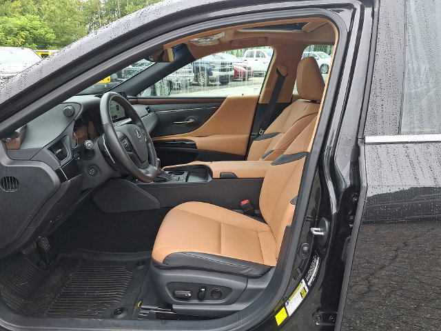 Used 2025 Lexus ES 350 w/ Premium Package FWD image 2