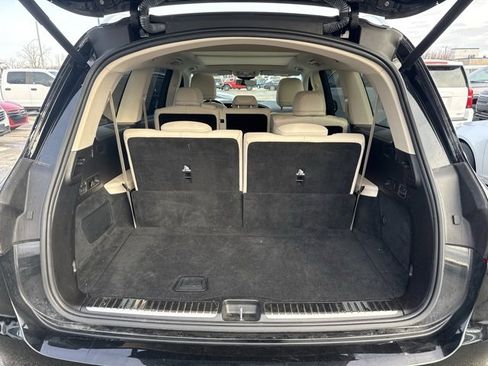 Used 2023 Mercedes-Benz GLS 450 4MATIC image 9