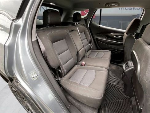 Used 2024 GMC Terrain SLE w/ Driver Convenience Package FWD image 24