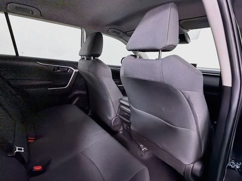 Used 2021 Toyota RAV4 LE FWD image 27