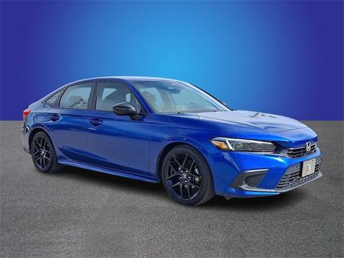 Used 2023 Honda Civic Sport image 3