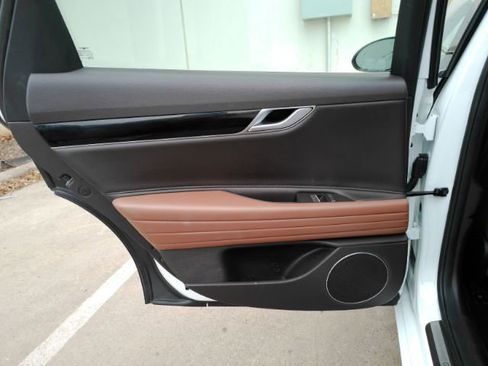 Used 2021 Genesis G80 2.5T image 17