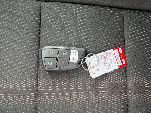 Used 2023 GMC Canyon AT4 image 32