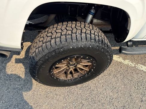 Used 2019 Toyota Tacoma SR w/ SR Convenience Package AWD/4WD image 35