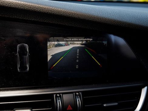 Used 2022 Alfa Romeo Giulia Sprint image 17