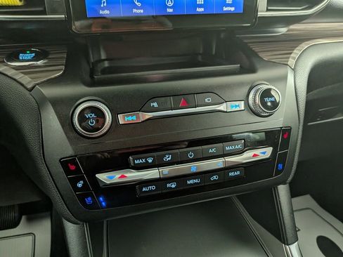 Used 2020 Ford Explorer Limited image 29