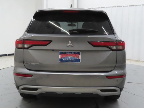 Used 2024 Mitsubishi Outlander SE AWD/4WD image 4