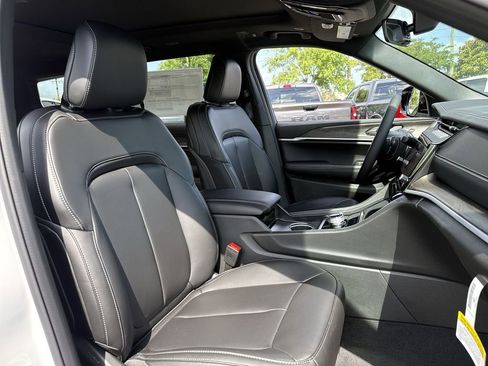 New 2026 Jeep Grand Cherokee L Limited AWD/4WD image 29