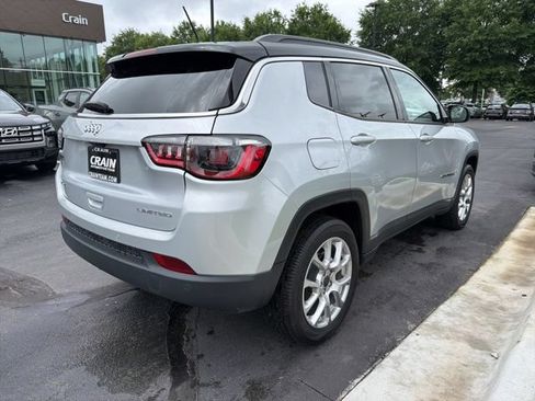 Used 2025 Jeep Compass Limited AWD/4WD image 9