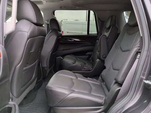 Used 2015 Cadillac Escalade Premium image 13