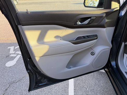 Used 2019 GMC Acadia SLT image 15