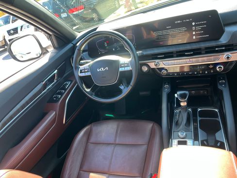 Used 2024 Kia Telluride EX w/ EX Captain's Chair Package image 23